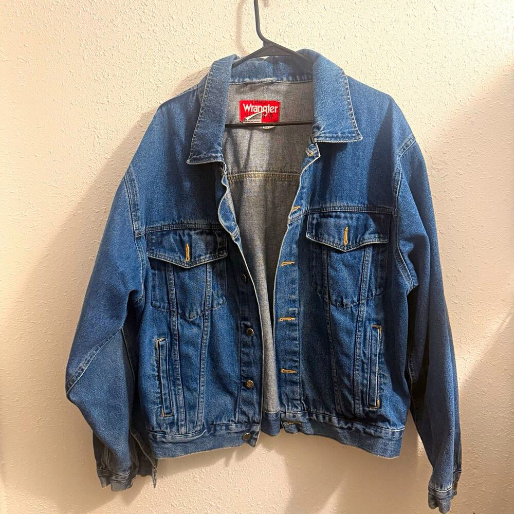 Wrangler Men's Blue Jean Jacket L 44in Chest Button Front Pockets Cotton